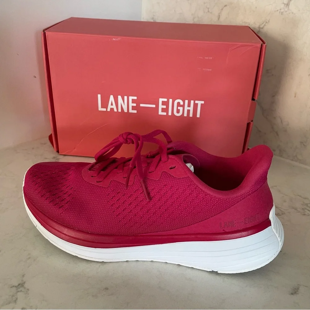 NIB Lane-Eight The Relay Trainer in Pink size US 7 $150‎